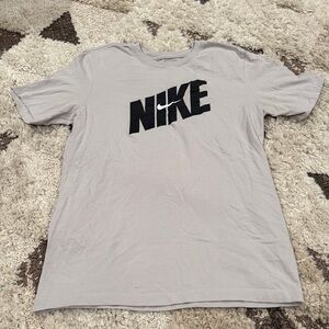 The Nike Tee - Dri-Fit